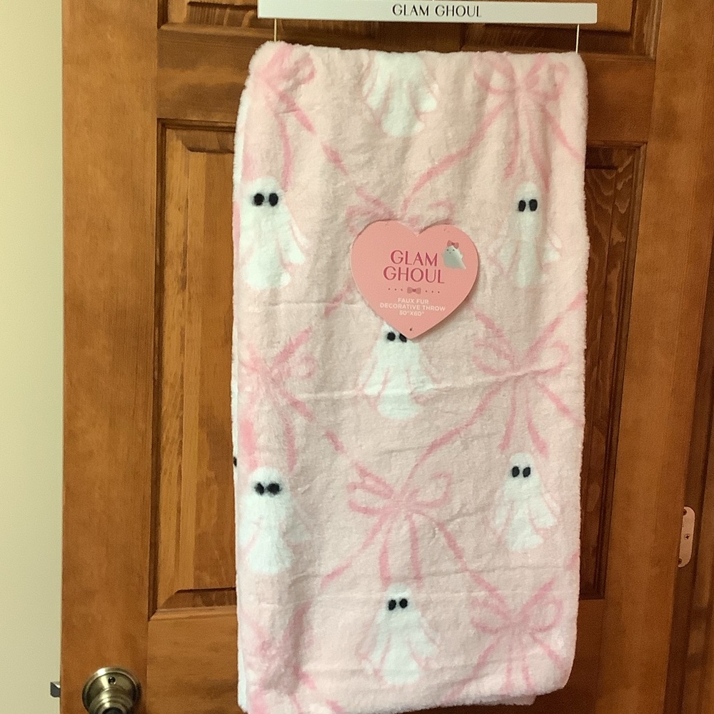 Glam Ghoul Pink Ghost Blanket 🎀